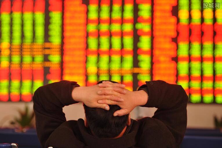 桂平市：引水灌溉润农田 全力抗旱保春耕